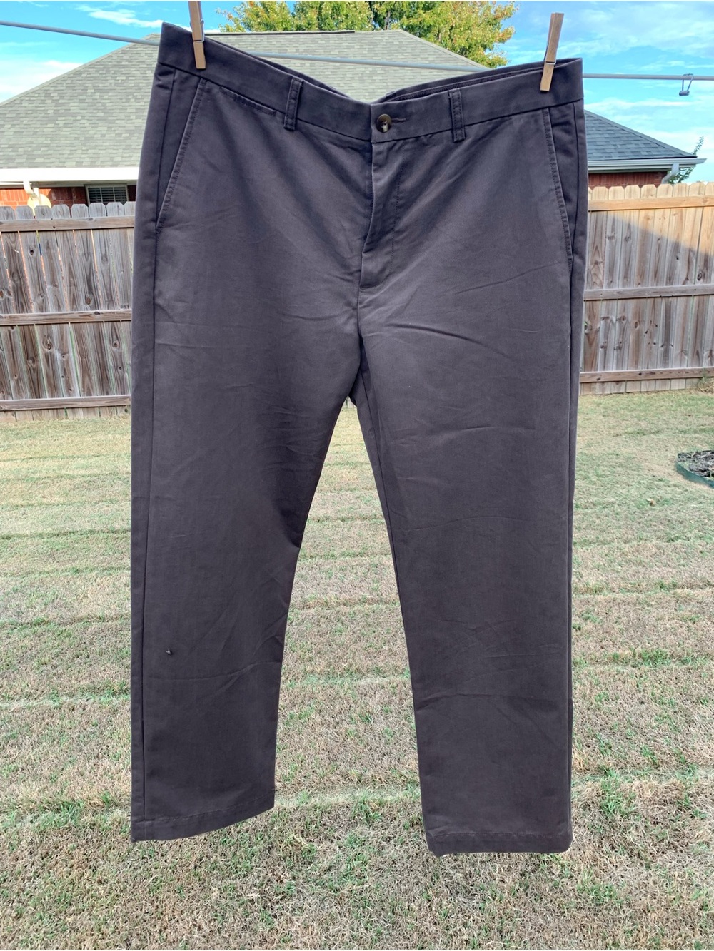 Roundtree & Yorke Men's Dark Gray Chinos